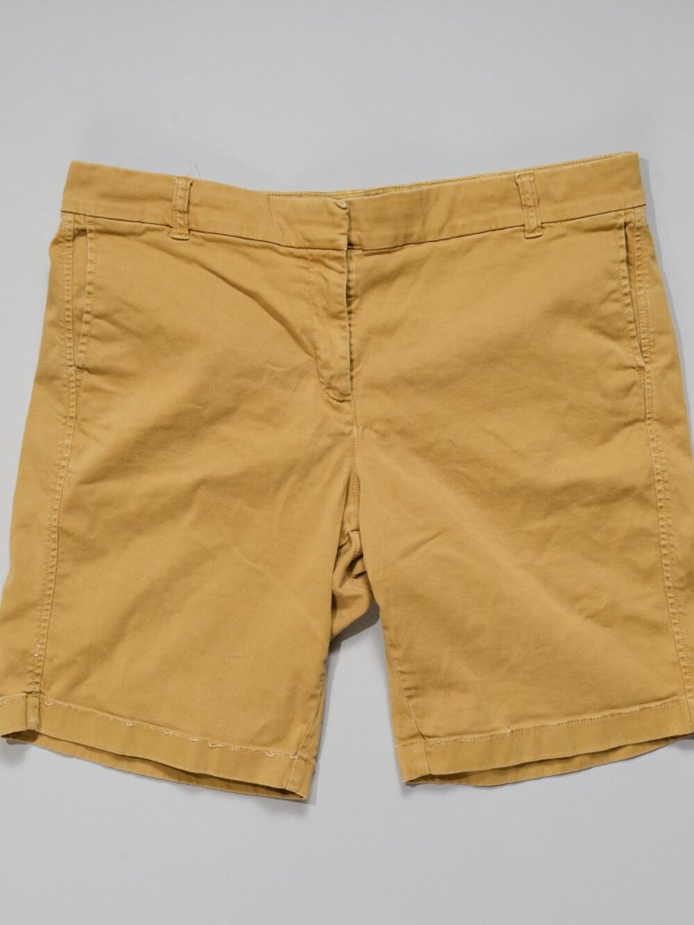 J.CREW 10" BERMUDA STRETCH CHINO SHORT